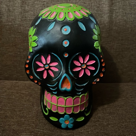 Creative Design 7 in Polyresin Sugar Skull - Picture 2 of 8